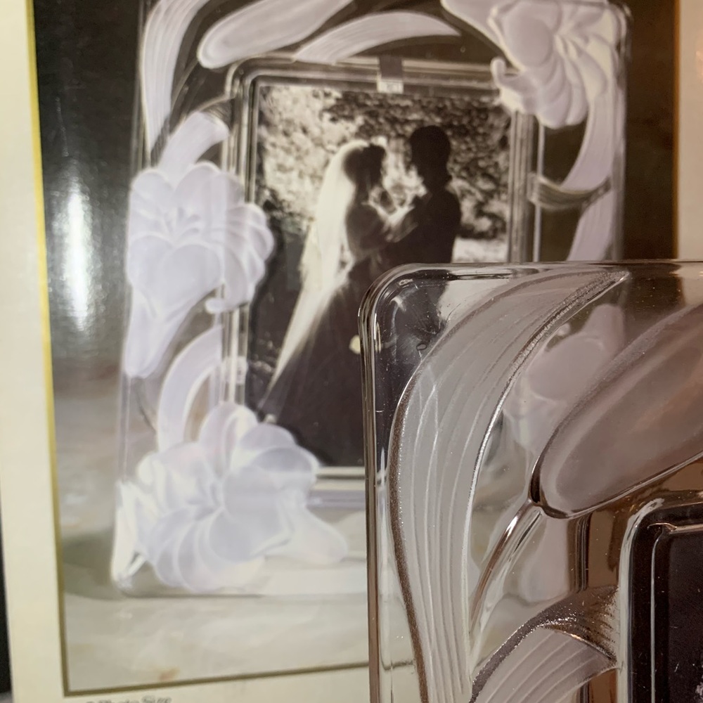 Crystal Clear Signature Photo Frame - Picture 3 of 7